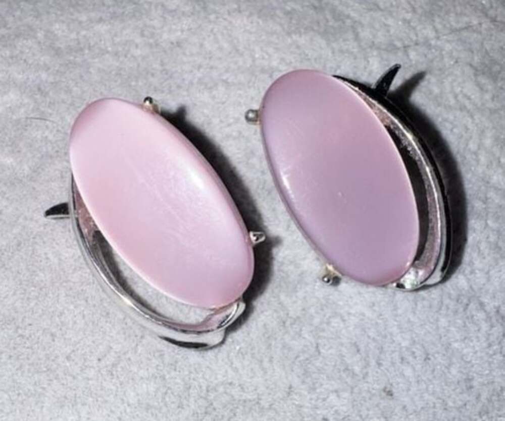 Vintage Leru Soft Pink Thermoset Oval Clip-on Earrings